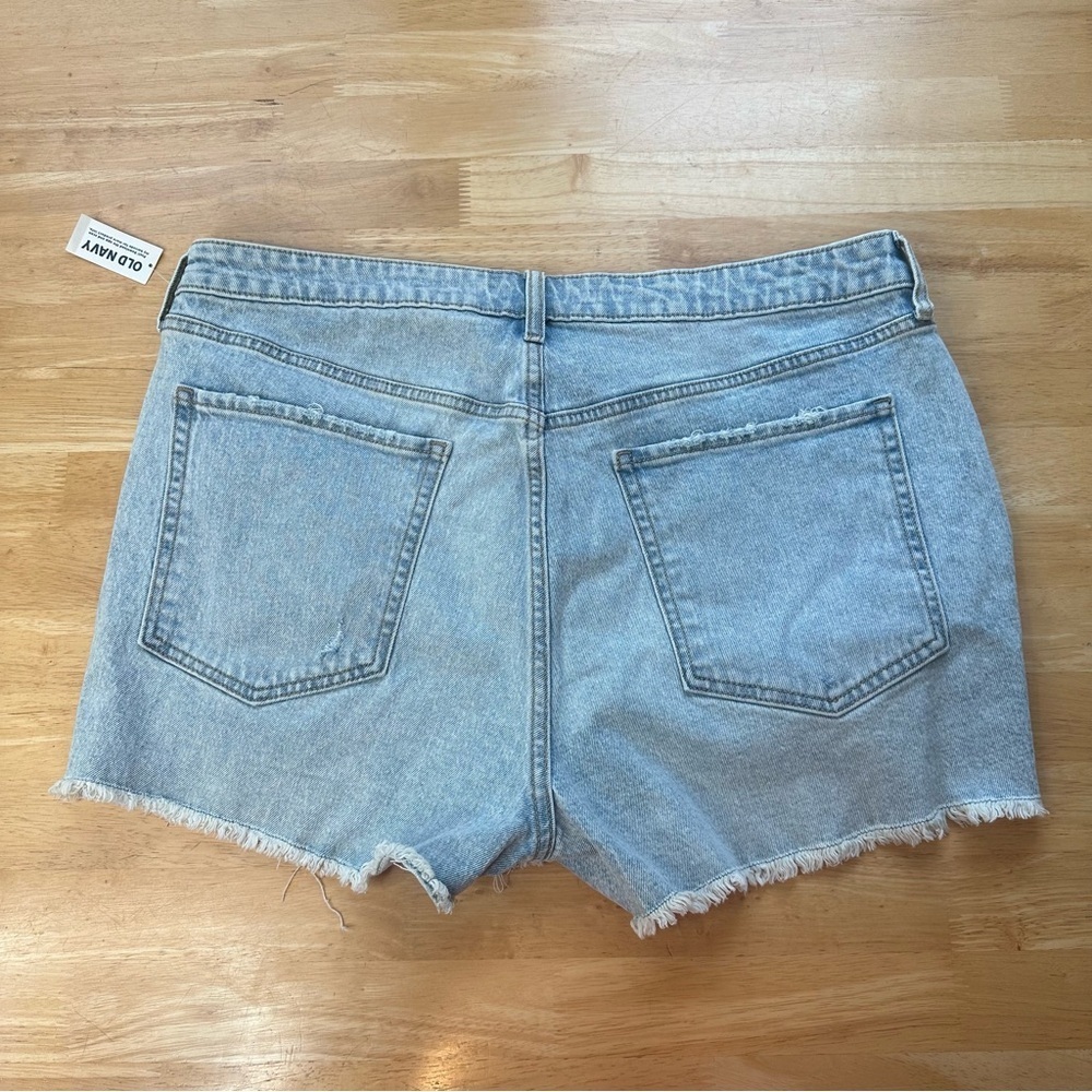 Old Navy Womens High Rise O.G. Straight Distressed Jean Shorts Sz 18 Stretch NWT - Picture 2 of 8